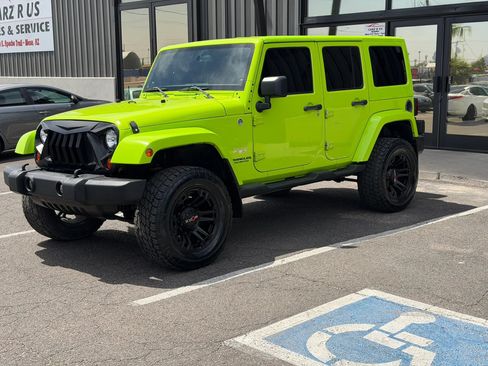 Used 2013 Jeep Wrangler Unlimited Sahara w/ Connectivity Group AWD/4WD image 2