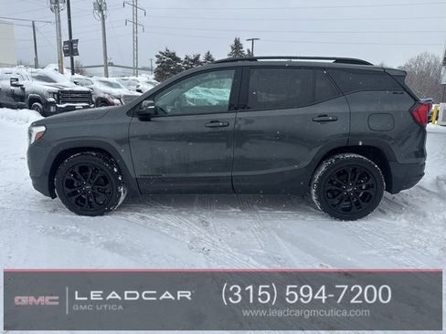 Used 2020 GMC Terrain SLE w/ Driver Convenience Package image 4