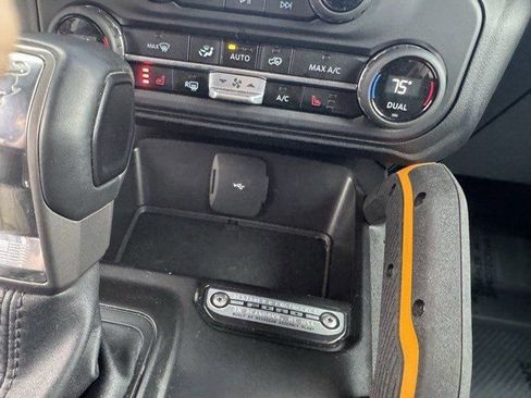Used 2023 Ford Bronco Badlands image 20