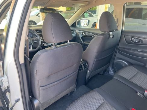 Used 2017 Nissan Rogue SV AWD/4WD image 9