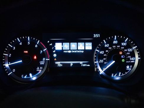 Used 2023 Toyota Highlander XSE AWD/4WD image 18