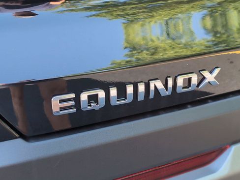New 2026 Chevrolet Equinox LT w/ Convenience Package II FWD image 5