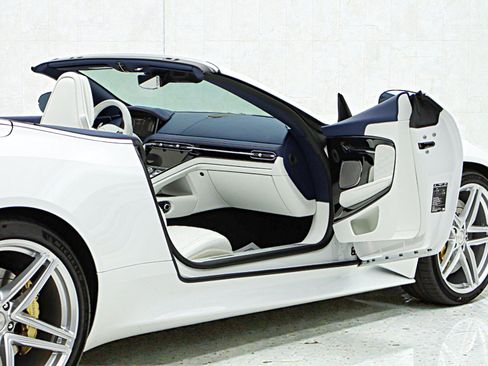 Used 2026 Aston Martin DB12 Convertible RWD image 12