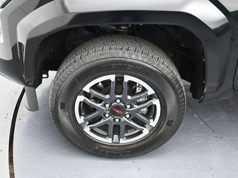 Used 2025 Toyota Tacoma TRD Sport image 9