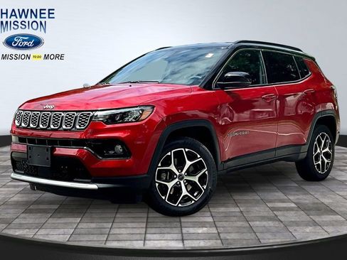 Used 2025 Jeep Compass Limited AWD/4WD image 1