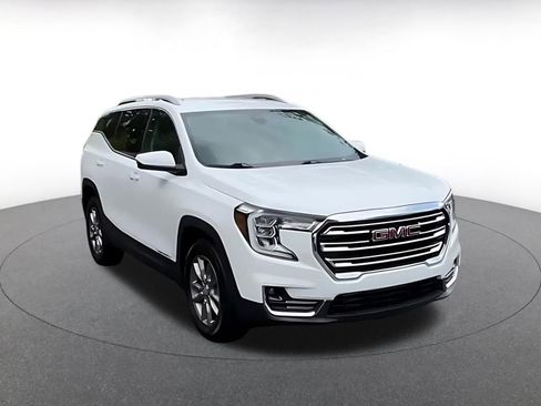 Used 2024 GMC Terrain SLT AWD/4WD image 3