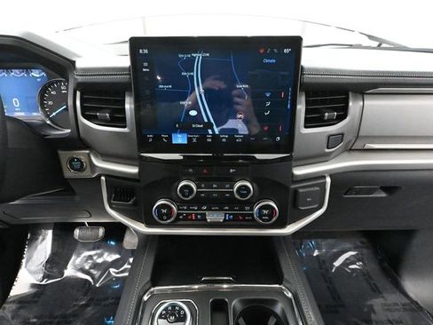 Used 2024 Ford Expedition Max XLT image 33