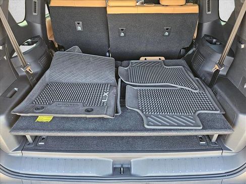 Used 2025 Lexus LX 700h Luxury w/ Appearance Package image 5