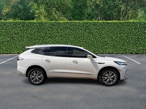 Used 2022 Buick Enclave Premium w/ Experience Buick Package FWD image 2