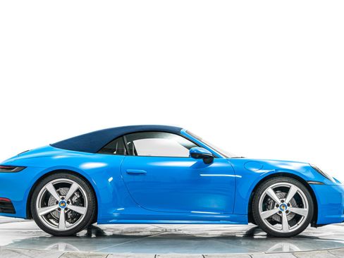 Used 2023 Porsche 911 Carrera image 17