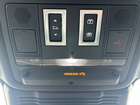 Used 2024 Land Rover Range Rover Evoque S image 18