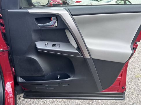 Used 2016 Toyota RAV4 XLE AWD/4WD image 37