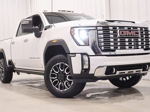 Used 2024 GMC Sierra 2500 Denali w/ Denali Reserve Package image 45