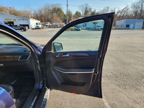 Used 2017 Mercedes-Benz GLS 550 4MATIC image 15