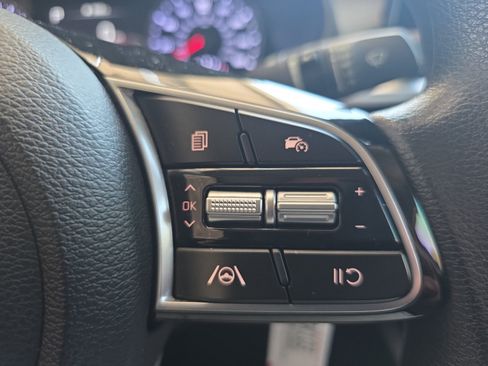 Certified 2024 Kia Forte LXS w/ LXS Technology Package FWD image 23