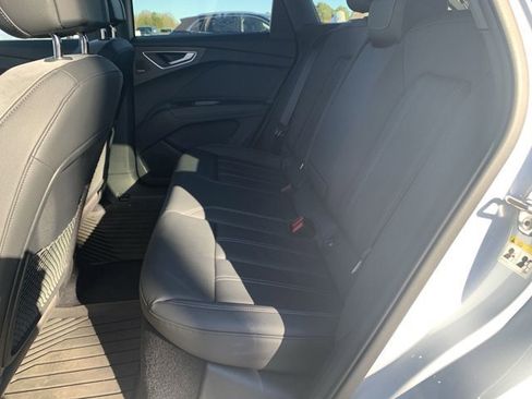 Used 2023 Audi Q4 e-tron Premium Plus w/ Premium Plus image 21