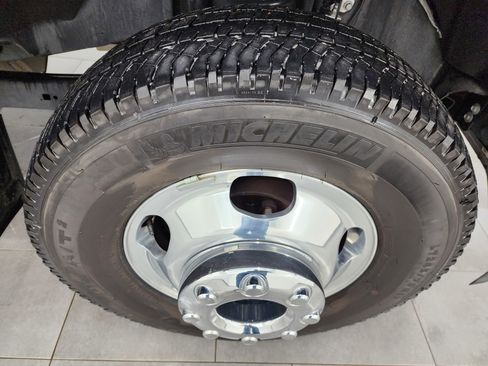 Used 2025 Ford F350 Lariat w/ Lariat Ultimate Package image 3