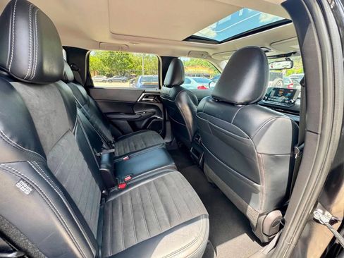 Used 2024 Mitsubishi Outlander SE FWD image 16