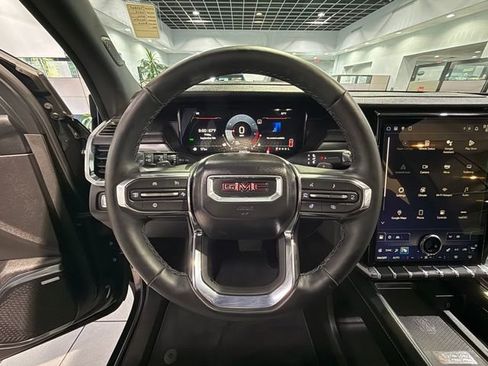 Certified 2025 GMC Acadia Elevation image 17