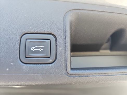 Certified 2023 GMC Terrain SLE w/ Driver Convenience Package AWD/4WD image 17
