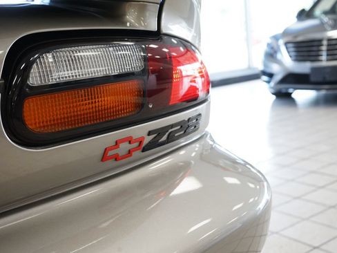 Used 2002 Chevrolet Camaro Z28 w/ Sport Appearance Pkg RWD image 19