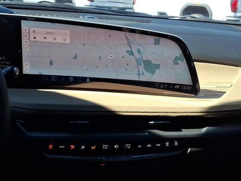 Used 2025 Cadillac XT4 Premium Luxury w/ Technology Package image 18