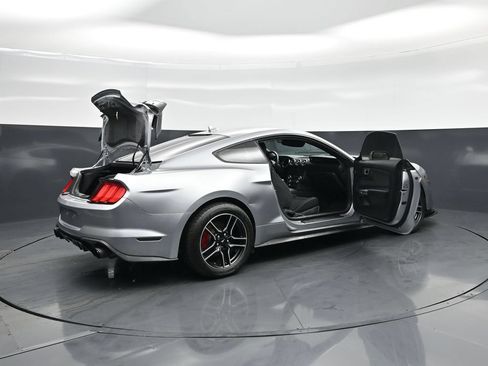Used 2020 Ford Mustang Coupe RWD image 5