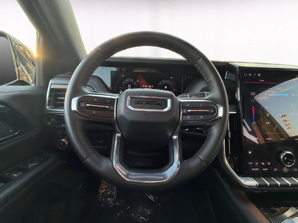 Used 2025 GMC Yukon XL Denali AWD/4WD image 12
