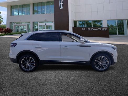 Certified 2022 Lincoln Nautilus Reserve image 8