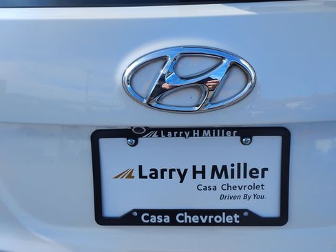 Used 2018 Hyundai Santa Fe Sport image 20