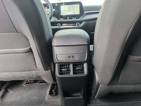 Used 2026 Chevrolet Equinox LT AWD/4WD image 30