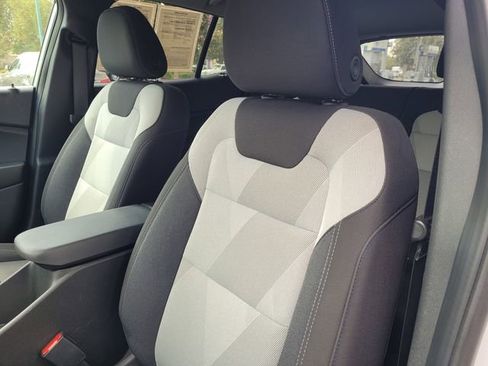 Used 2025 Chevrolet Trax LS image 11