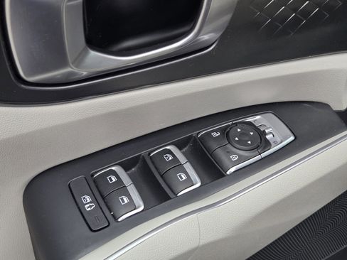 Used 2023 Kia Sorento S FWD image 14