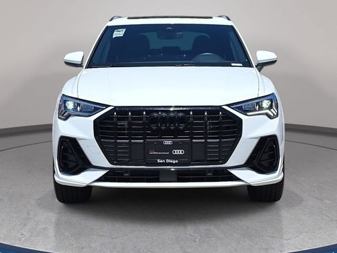 Certified 2025 Audi Q3 2.0T Premium w/ Convenience Package AWD/4WD image 2
