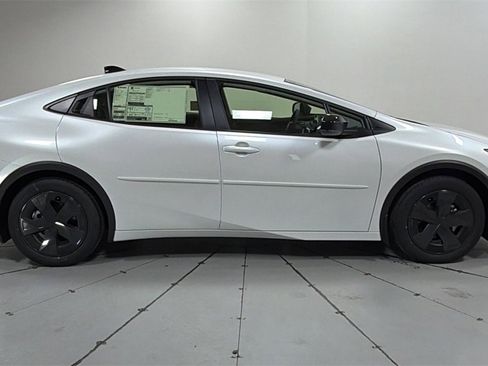 New 2026 Toyota Prius LE image 6