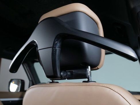 New 2026 Land Rover Defender 130 X-Dynamic SE image 24