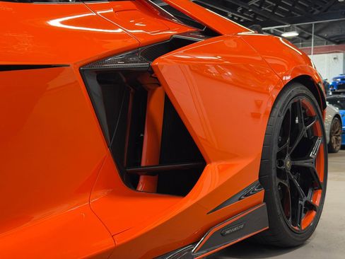Used 2024 Lamborghini Revuelto image 26