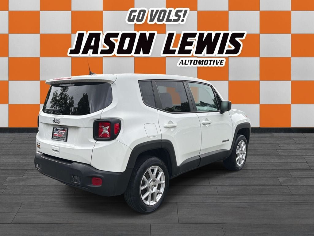 Used 2023 Jeep Renegade Latitude AWD/4WD image 3