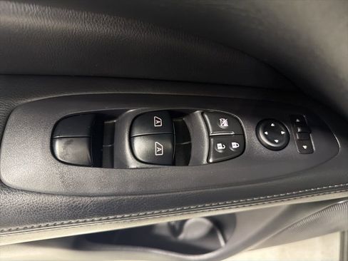 Used 2017 Nissan Pathfinder SL w/ SL Premium Package image 19