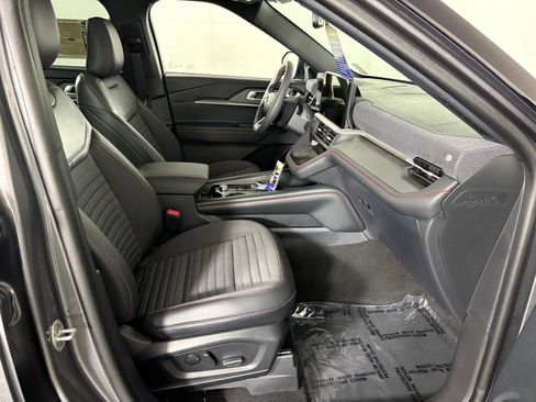 Certified 2026 Ford Explorer ST-Line w/ ST-Line Street Pack AWD/4WD image 39