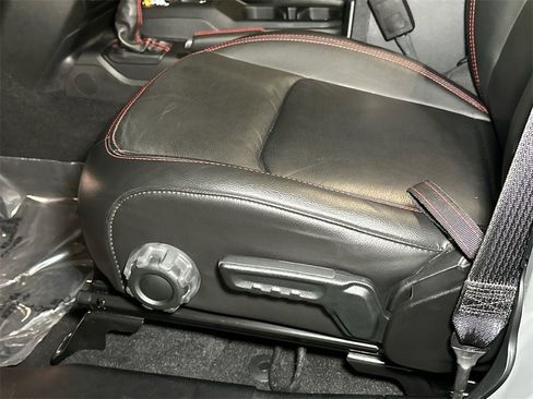 Used 2023 Jeep Wrangler Unlimited Rubicon w/ Steel Bumper Group image 17