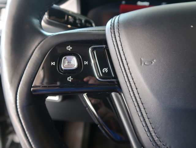 Used 2021 Lincoln Aviator AWD image 21