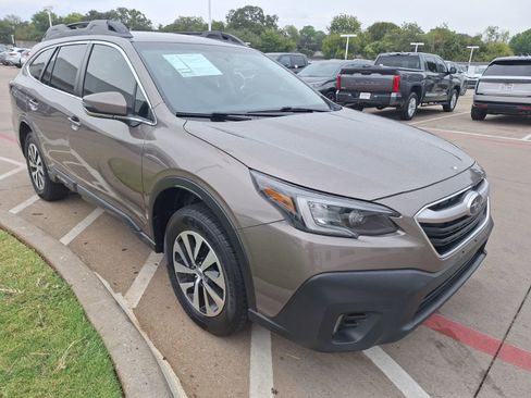 Used 2022 Subaru Outback Premium image 8