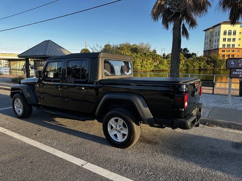 Used 2020 Jeep Gladiator Sport w/ Quick Order Package 24S image 10