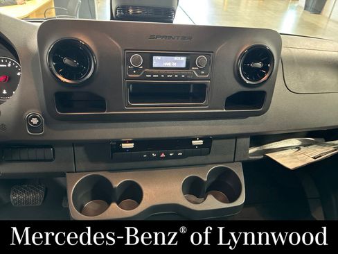 Used 2025 Mercedes-Benz Sprinter 2500 image 11