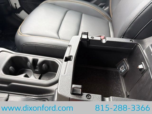 Used 2025 Jeep Wrangler Unlimited Sahara AWD/4WD image 15