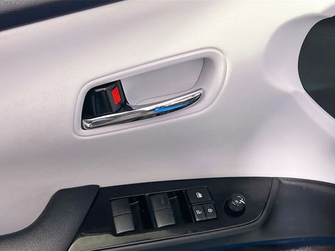 Used 2022 Toyota Prius XLE image 16
