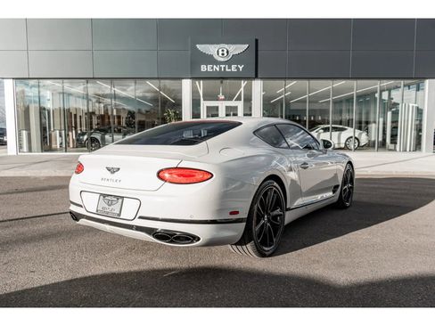 Used 2020 Bentley Continental GT image 3
