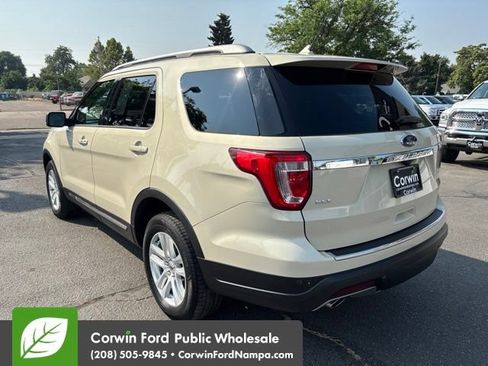 Used 2018 Ford Explorer XLT w/ Equipment Group 202A AWD/4WD image 7