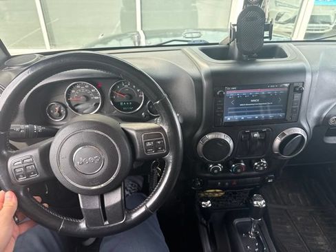 Used 2015 Jeep Wrangler Sport w/ Quick Order Package 24S AWD/4WD image 15